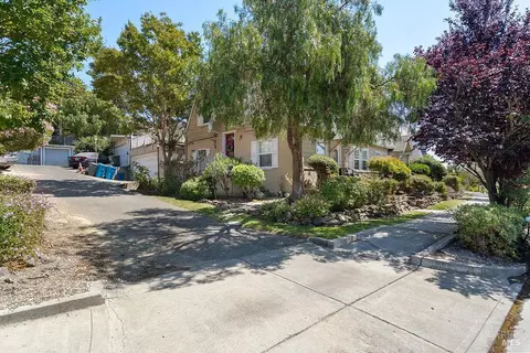 Exterior - 32 Daniels Ave, Vallejo, CA 94590 photo 5 of 10