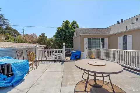 Exterior - 32 Daniels Ave, Vallejo, CA 94590 photo 8 of 10