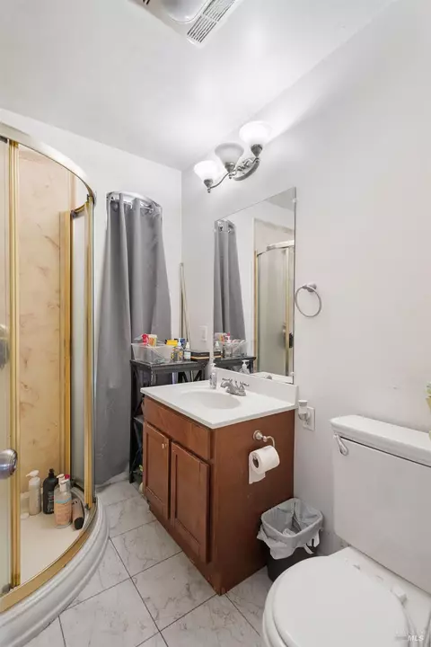 Bath - 32 Daniels Ave, Vallejo, CA 94590 photo 2 of 5