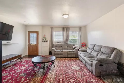 Living - 32 Daniels Ave, Vallejo, CA 94590 photo 1 of 3