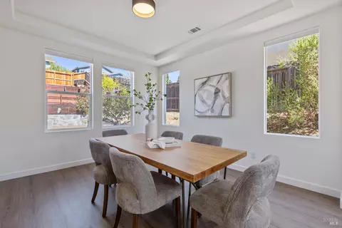 Dining - 6844 Sunriver Ln, Vallejo, CA 94591 photo 3 of 3