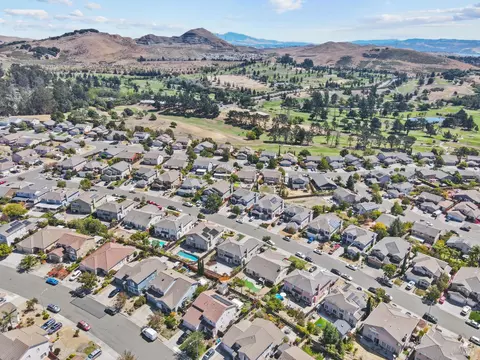 View/Area - 6844 Sunriver Ln, Vallejo, CA 94591 photo 4 of 5