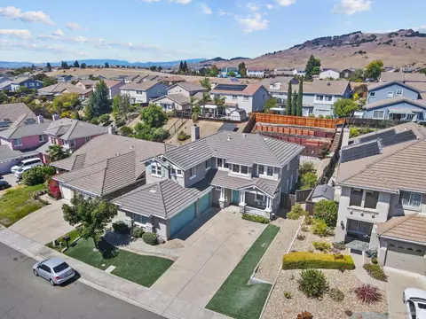 View/Area - 6844 Sunriver Ln, Vallejo, CA 94591 photo 3 of 5