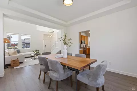 Dining - 6844 Sunriver Ln, Vallejo, CA 94591 photo 2 of 3