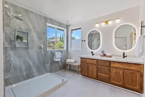 Bath - 6844 Sunriver Ln, Vallejo, CA 94591 photo 3 of 4