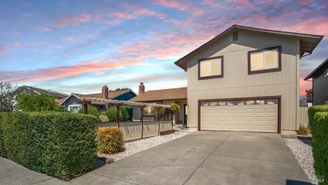 809 Robin Way, Petaluma, CA 94954