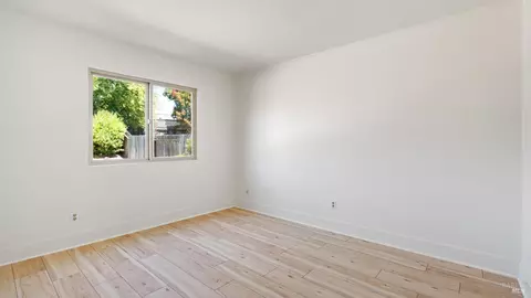 Bedroom - 809 Robin Way, Petaluma, CA 94954 photo 1 of 5