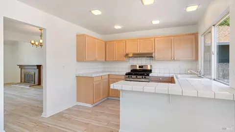 Kitchen - 809 Robin Way, Petaluma, CA 94954 photo 2 of 3