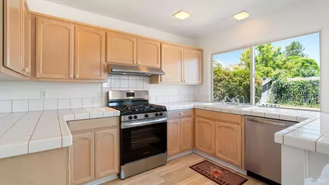 Kitchen - 809 Robin Way, Petaluma, CA 94954 photo 3 of 3
