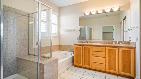 Bath - 7006 Santero Way, Cotati, CA 94931 photo 3 of 4