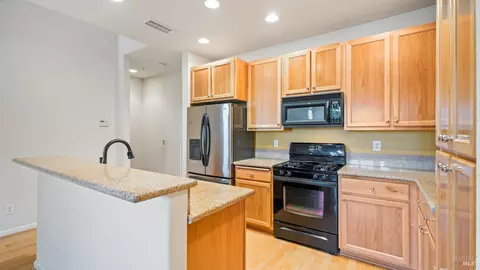 Kitchen - 7006 Santero Way, Cotati, CA 94931 photo 4 of 5