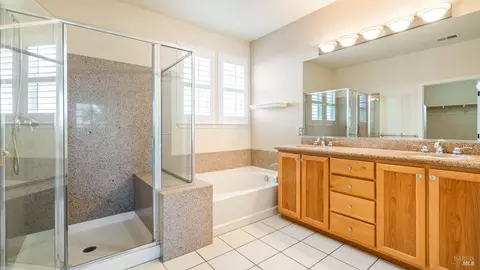 Bath - 7006 Santero Way, Cotati, CA 94931 photo 2 of 4