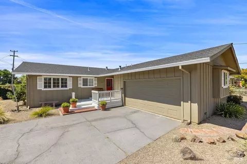 1143 Harvard Dr, Santa Rosa, CA 95405