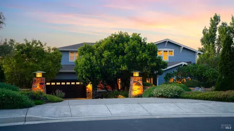 23 Pinnacle Dr, Petaluma, CA 94952