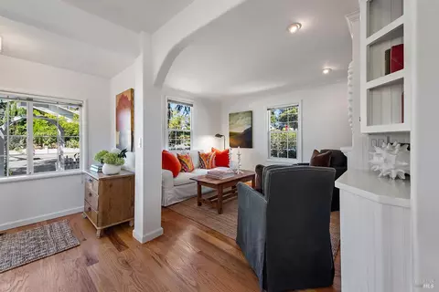 222 Lincoln St, Healdsburg, CA 95448