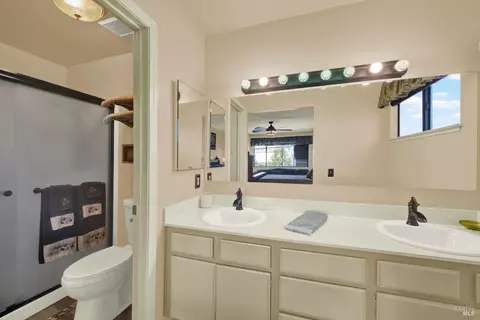 Bath - 960 Suffolk Way, Fairfield, CA 94533 photo 3 of 3