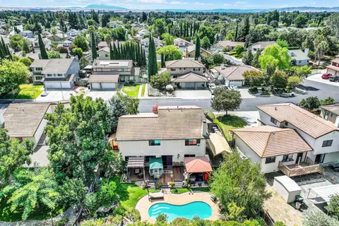 View/Area - 960 Suffolk Way, Fairfield, CA 94533 photo 2 of 5