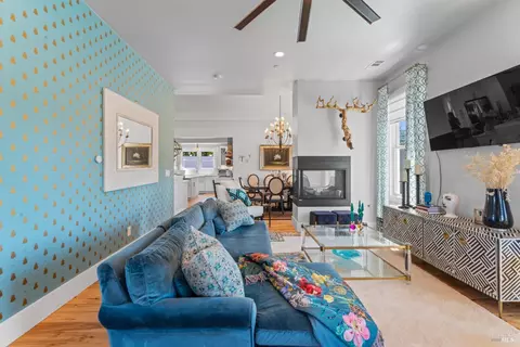 Living - 1533 G St, Napa, CA 94559 photo 4 of 9