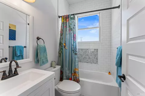 Bath - 1533 G St, Napa, CA 94559 photo 4 of 4