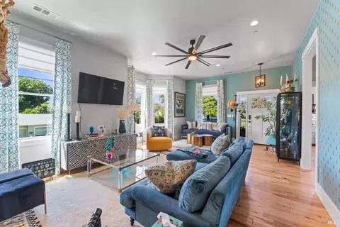 Living - 1533 G St, Napa, CA 94559 photo 5 of 9