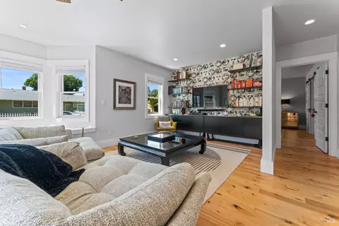 Living - 1533 G St, Napa, CA 94559 photo 7 of 9