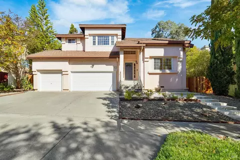 2220 Fox Glen Dr, Fairfield, CA 94534
