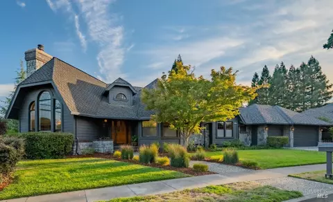 495 Eastin Dr, Sonoma, CA 95476