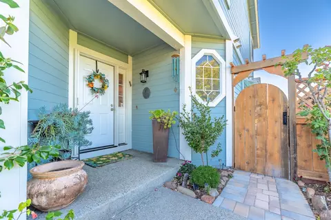 Entry Way - 13 Hingham Cv, San Rafael, CA 94901 photo 1 of 2
