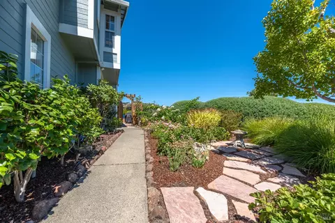 Exterior - 13 Hingham Cv, San Rafael, CA 94901 photo 5 of 14