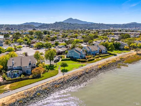 View/Area - 13 Hingham Cv, San Rafael, CA 94901 photo 4 of 5