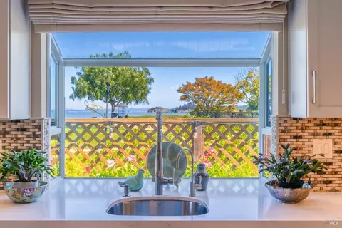 Kitchen - 13 Hingham Cv, San Rafael, CA 94901 photo 3 of 3