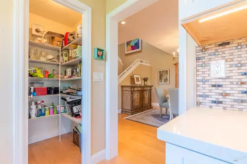 Entry Way - 13 Hingham Cv, San Rafael, CA 94901 photo 2 of 2