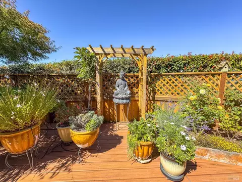 Exterior - 13 Hingham Cv, San Rafael, CA 94901 photo 12 of 14