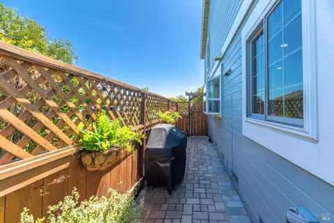 Exterior - 13 Hingham Cv, San Rafael, CA 94901 photo 13 of 14