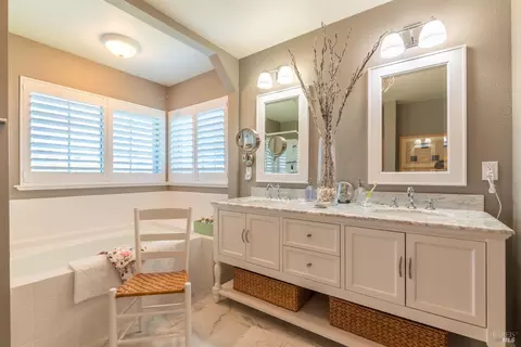 Bath - 13 Hingham Cv, San Rafael, CA 94901 photo 1 of 4