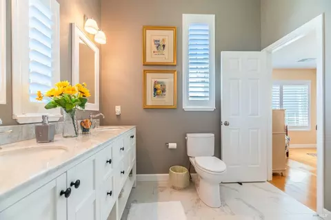 Bath - 13 Hingham Cv, San Rafael, CA 94901 photo 2 of 4