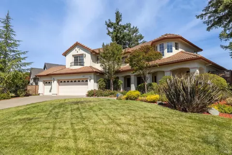 402 Barons Way, Petaluma, CA 94954