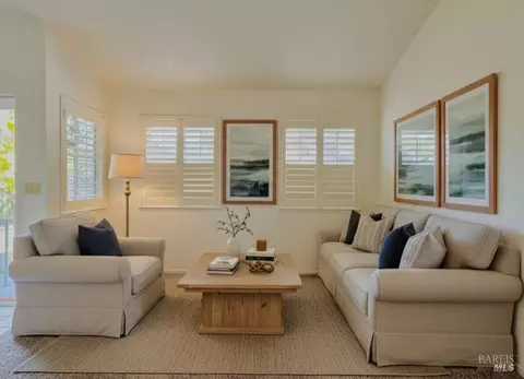 1185 Camellia Ln, Suisun City, CA 94585