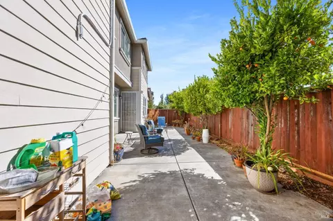 1407 Eucalyptus Dr, Vallejo, CA 94591 photo 21