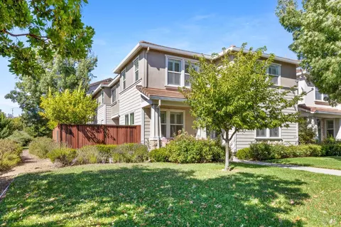 1407 Eucalyptus Dr, Vallejo, CA 94591 photo 2
