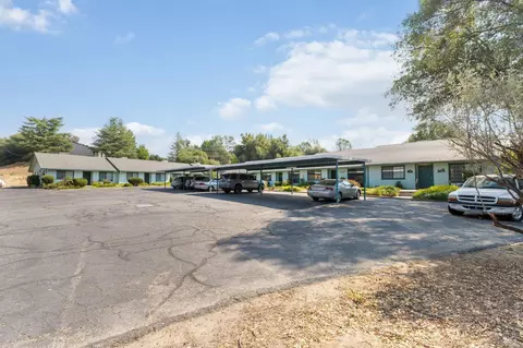 40411 Live Oak Dr, Oakhurst, CA 93644
