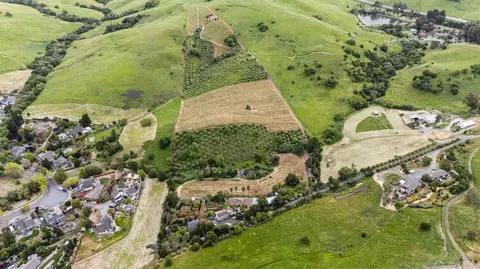 View/Area - 2847 D St, Petaluma, CA 94952 photo 3 of 4