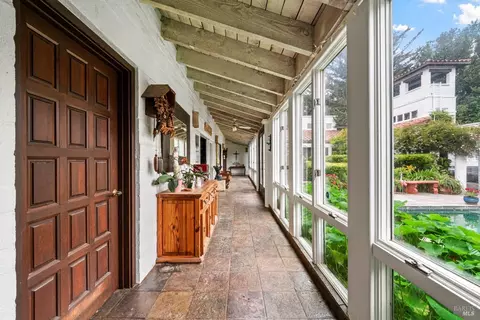 Entry Way - 2847 D St, Petaluma, CA 94952 photo 1 of 1