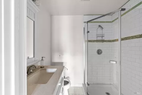 Bath - 2847 D St, Petaluma, CA 94952 photo 2 of 2
