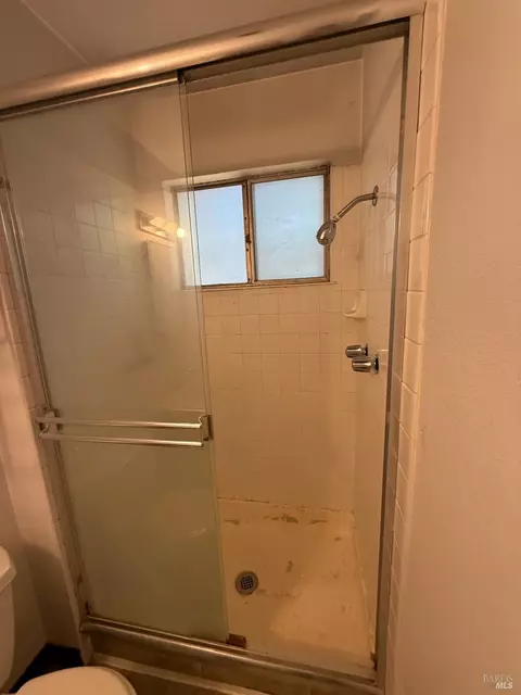Bath - 760 E Atlantic Ave, Fairfield, CA 94533 photo 3 of 4