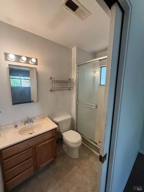 Bath - 760 E Atlantic Ave, Fairfield, CA 94533 photo 4 of 4