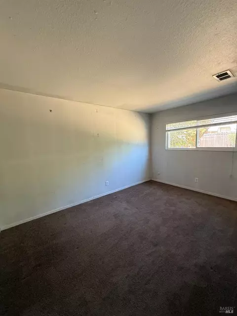 Bedroom - 760 E Atlantic Ave, Fairfield, CA 94533 photo 3 of 6