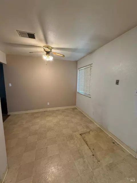 Dining - 760 E Atlantic Ave, Fairfield, CA 94533 photo 1 of 1