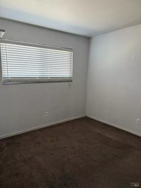 Bedroom - 760 E Atlantic Ave, Fairfield, CA 94533 photo 5 of 6