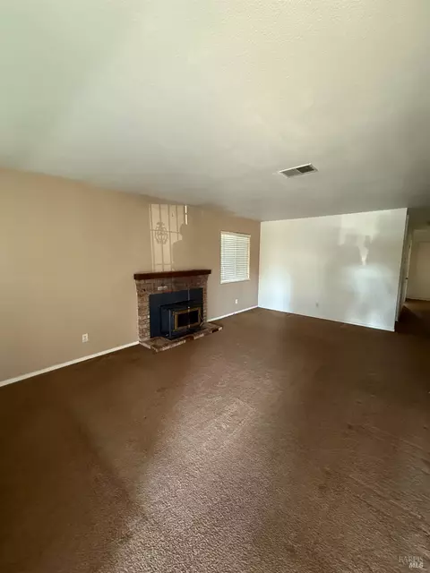 Living - 760 E Atlantic Ave, Fairfield, CA 94533 photo 1 of 1